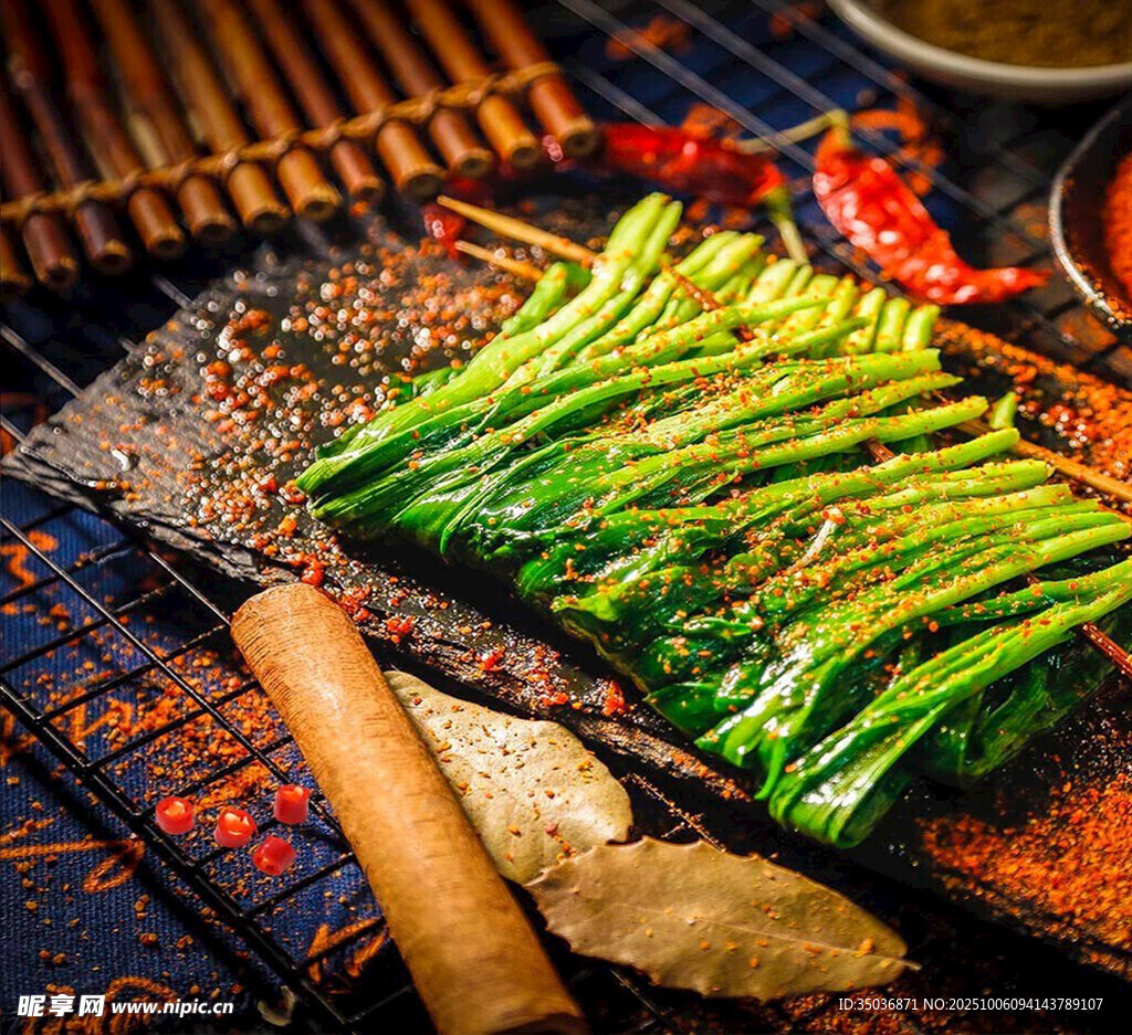 烤架上的鲜嫩青菜
