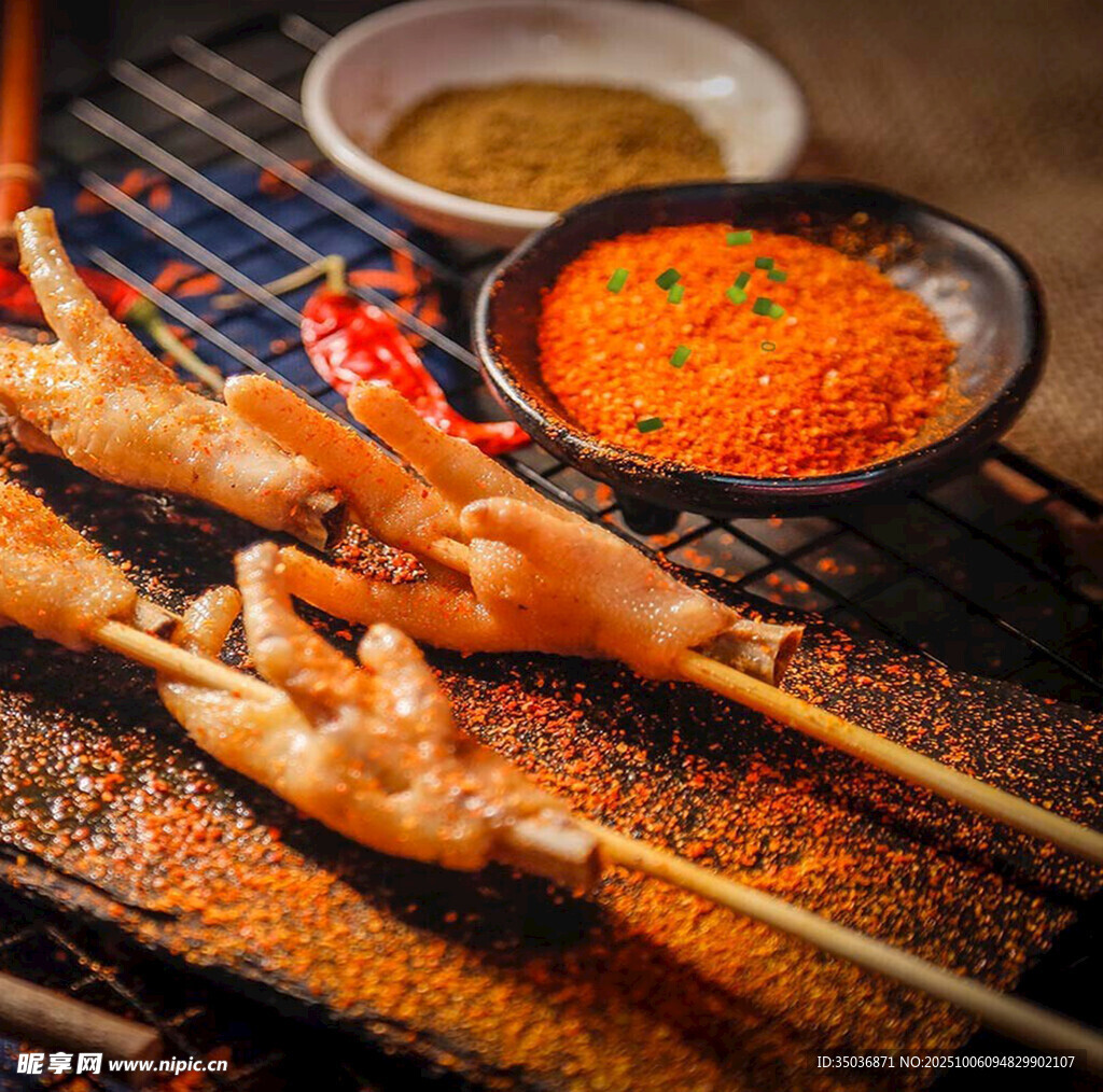 美味烤串搭配特色蘸料
