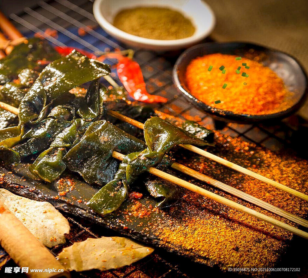 美味烤串配特色蘸料