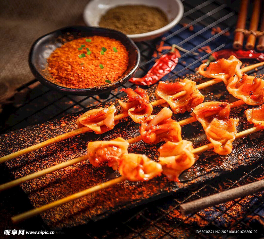 美味烤串搭配特色蘸料