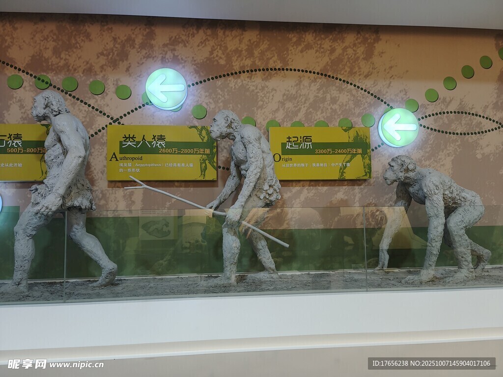 工人雕塑展示劳动场景