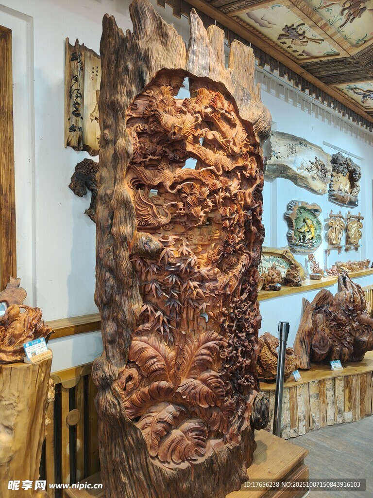 木雕艺术品展示