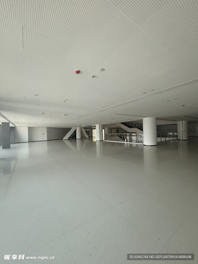 空旷室内空间场景