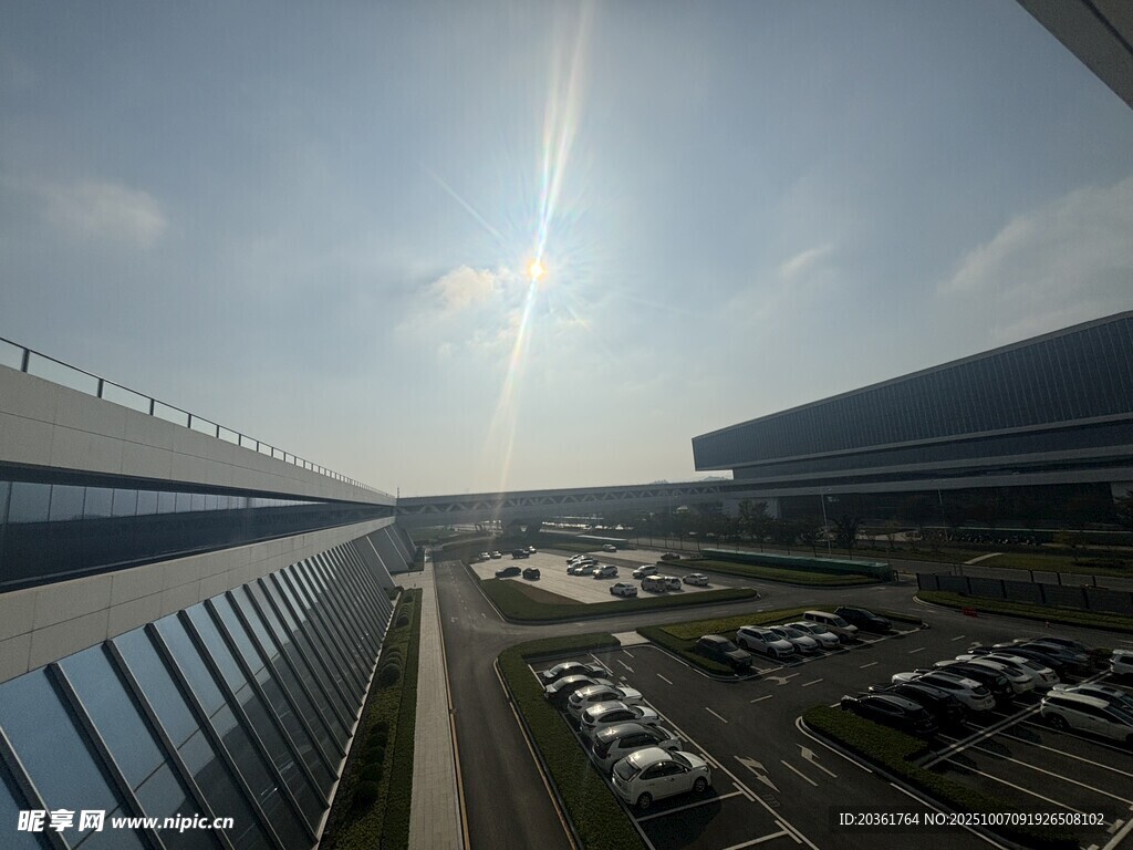 机场外停车场及建筑景观