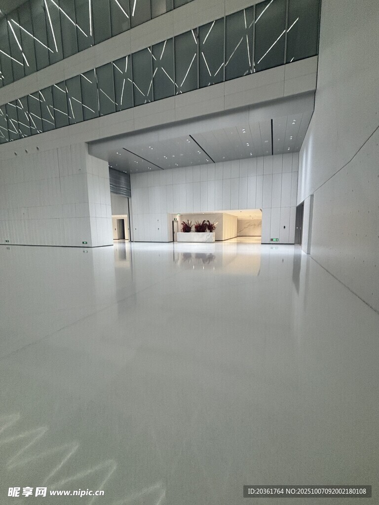 现代简约空旷室内空间