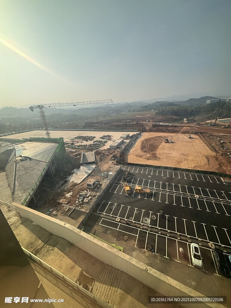 高空俯瞰城市建筑工地