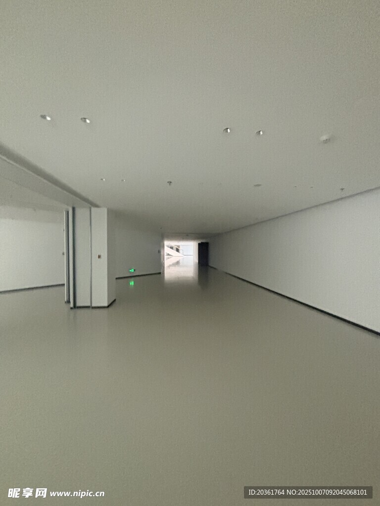 空旷简约室内空间场景