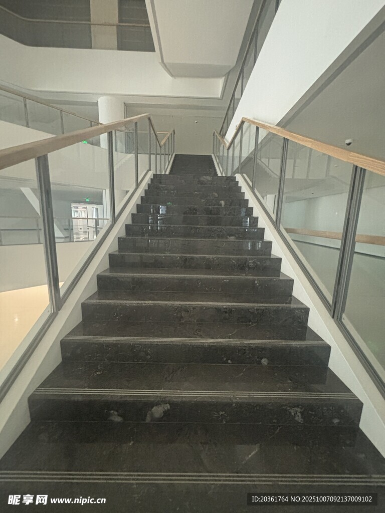 现代风格室内楼梯景观
