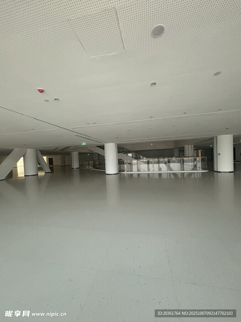 空旷现代化室内空间场景