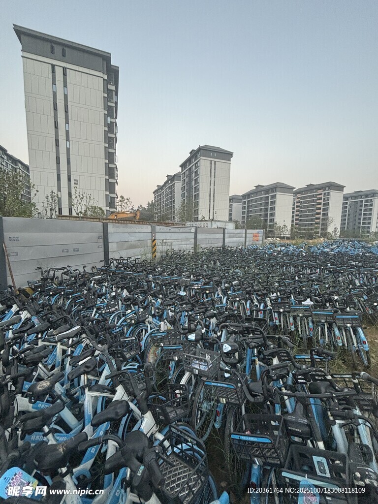 电动车停放场壮观景象