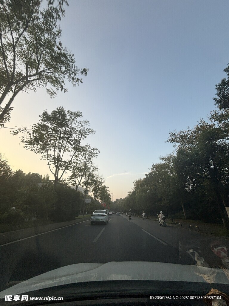 公路驾车风景