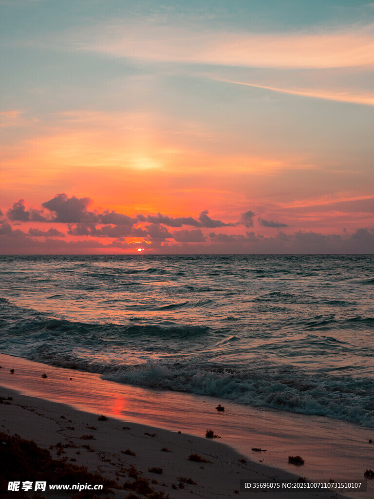 海边绚丽日落美景