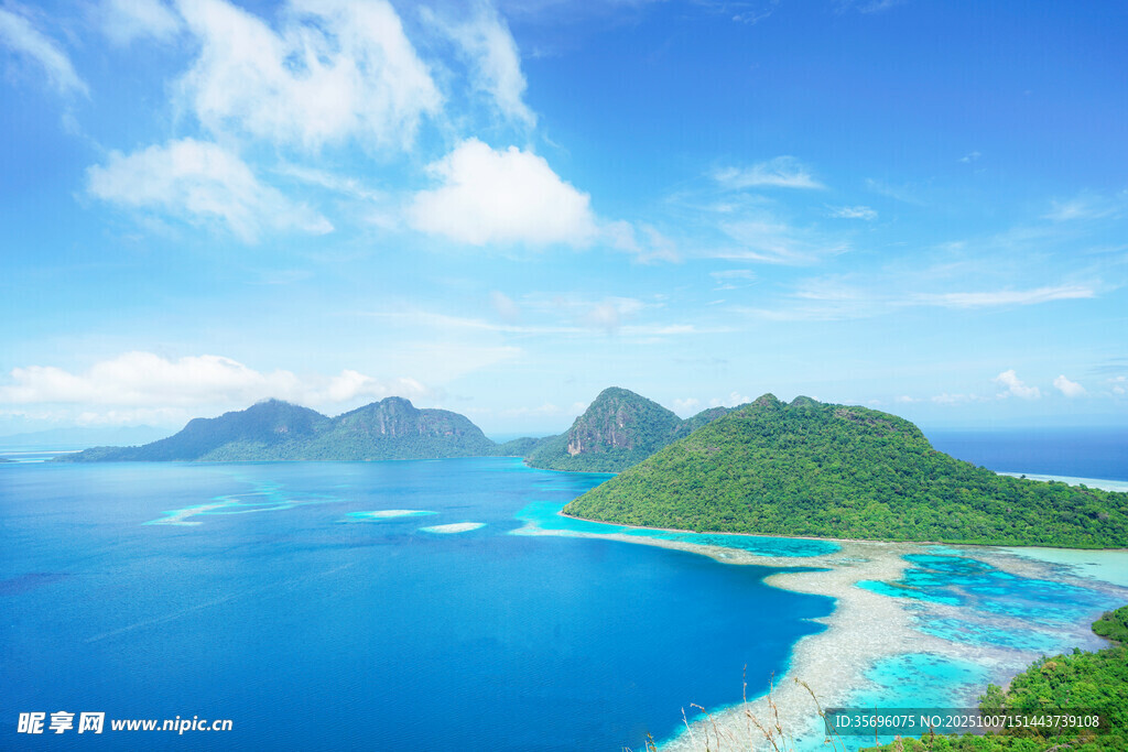 美丽海岛蓝色海景风光
