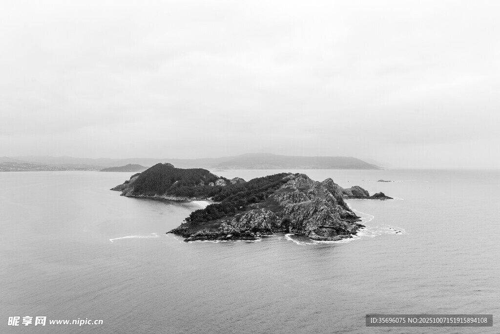 海上孤岩景观
