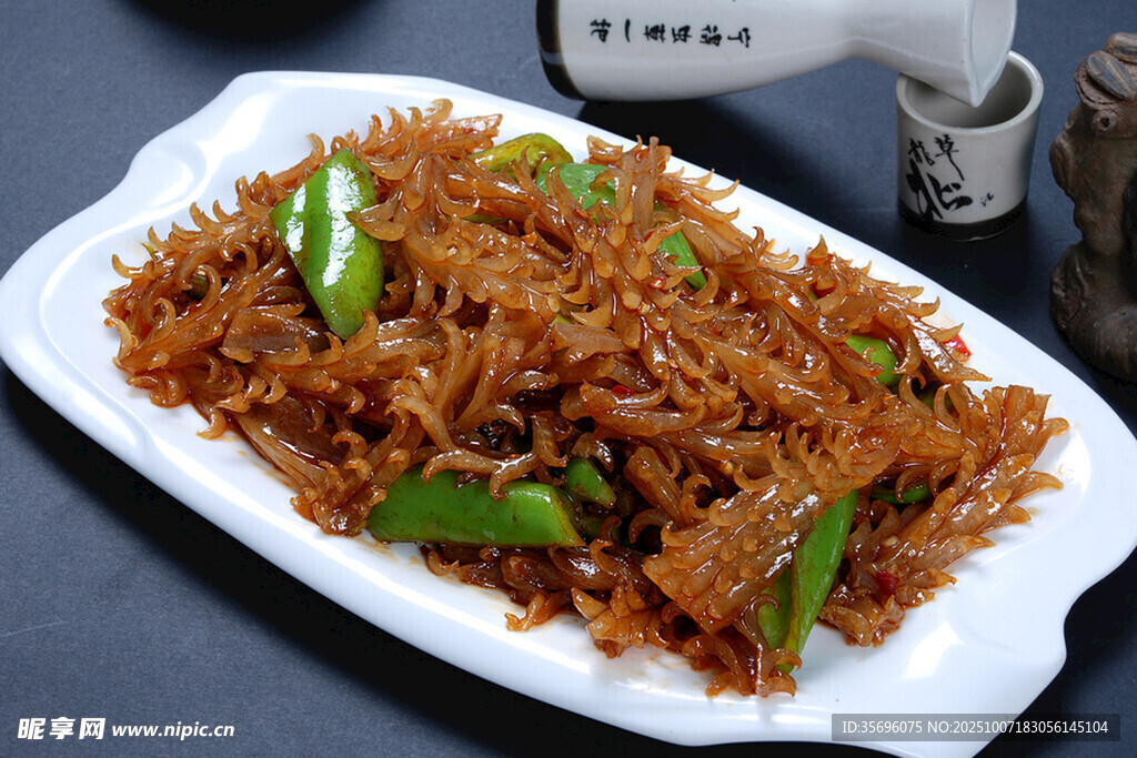 肉皮花炒尖椒