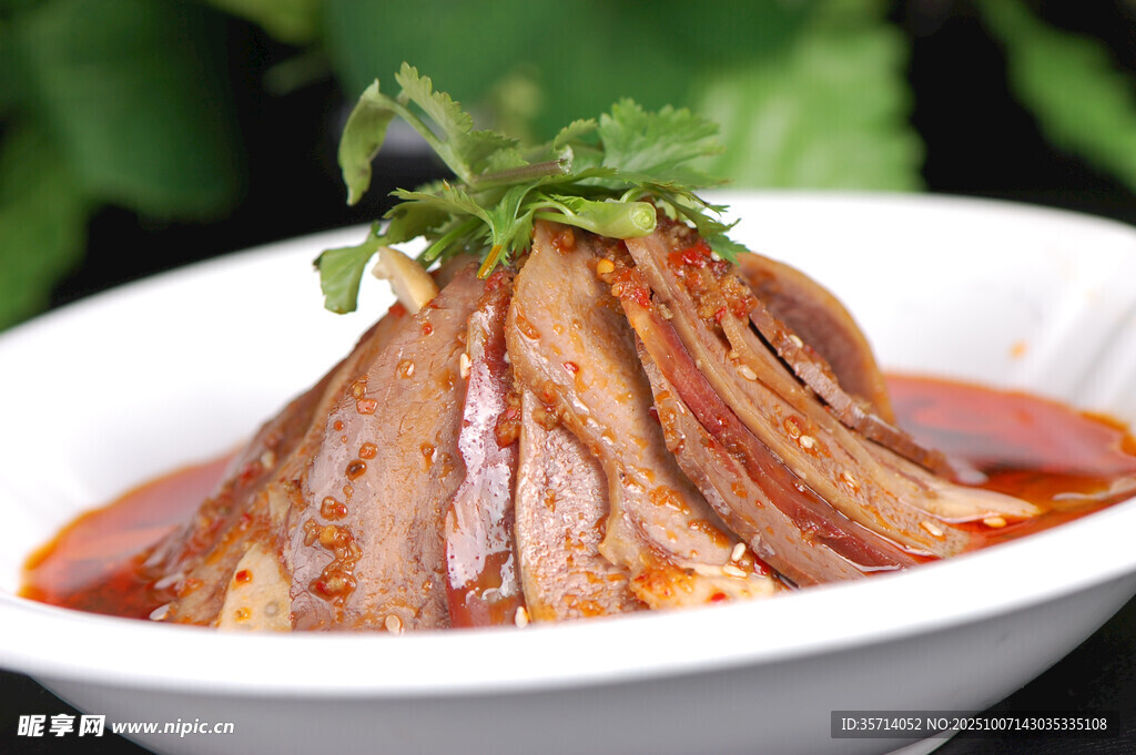 红油牛肉片鲜香诱人