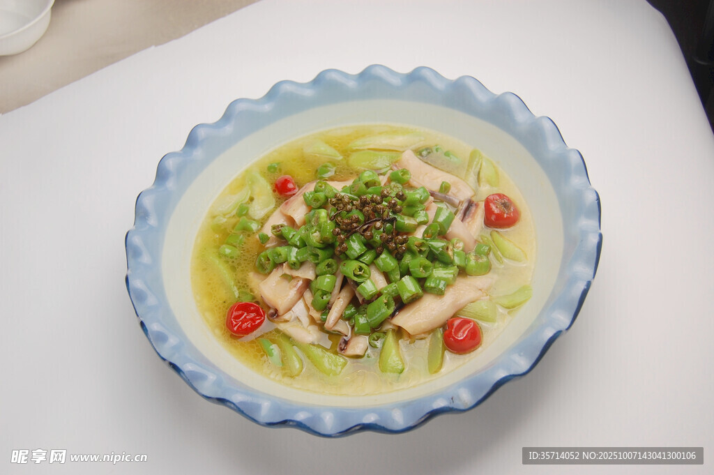 美味青豆鸡肉汤