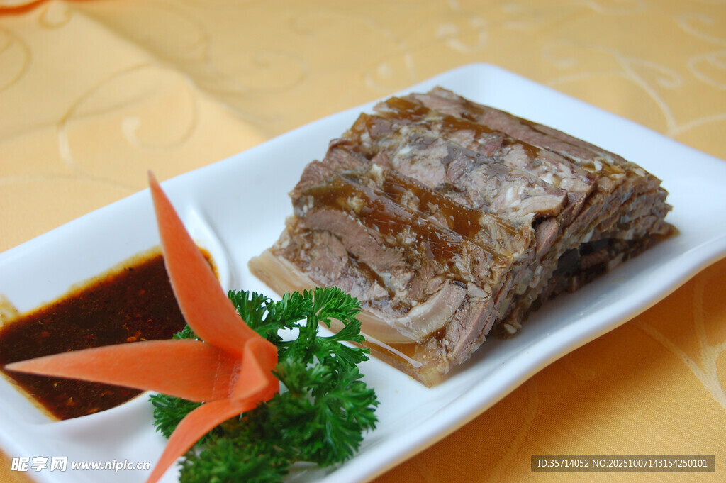 美味酱牛肉摆盘精致
