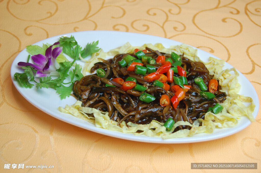美味茶树菇炒面