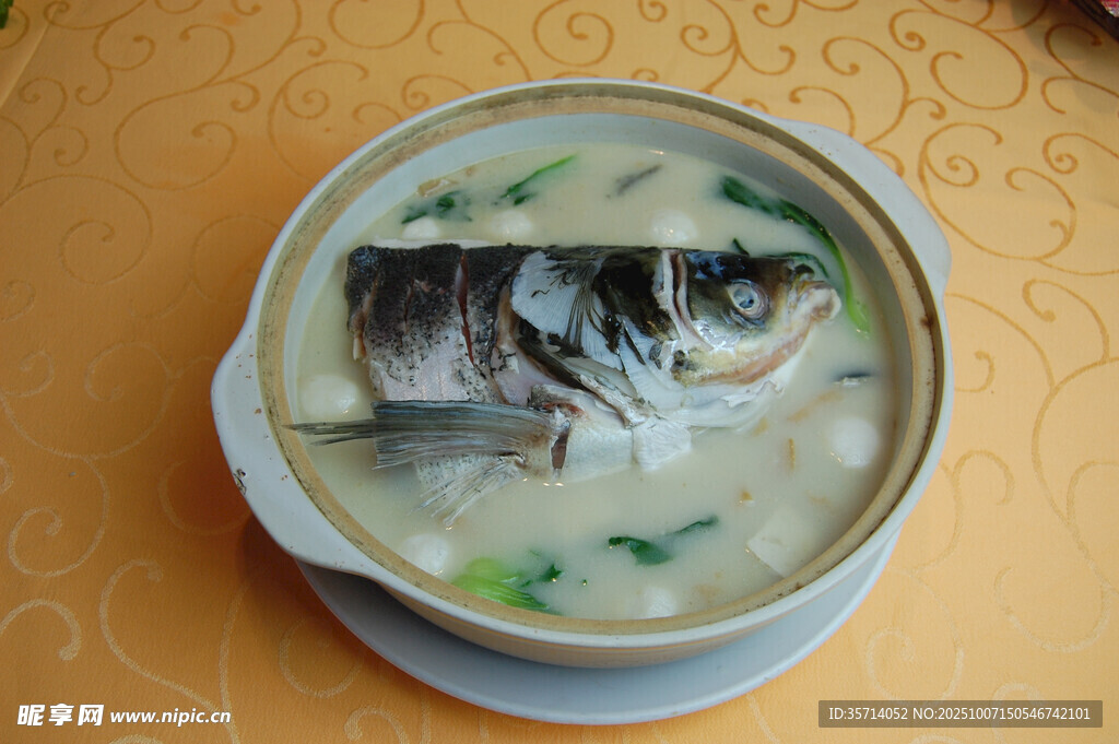鲫鱼豆腐汤营养又美味