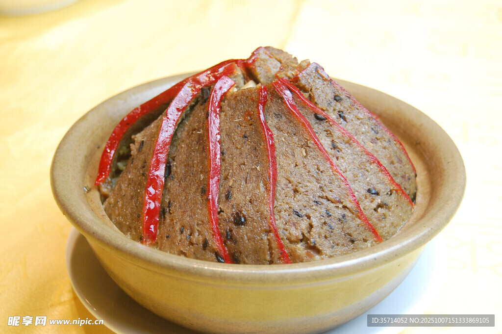 碗装美味豆沙馅糕点