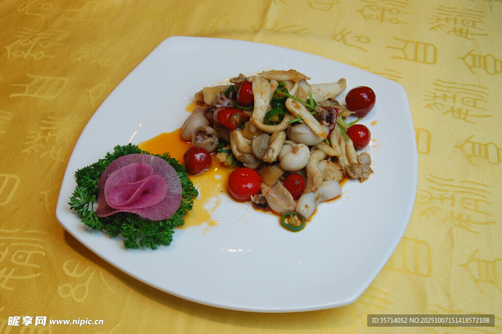 美味鸡肉蔬菜拼盘