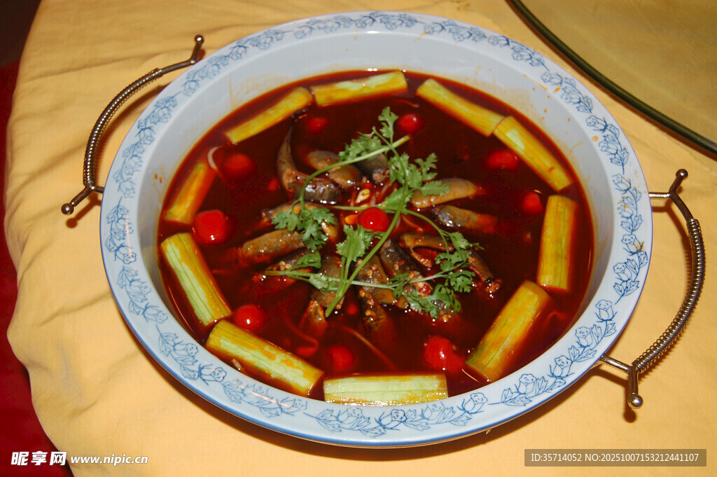 美味香辣火锅