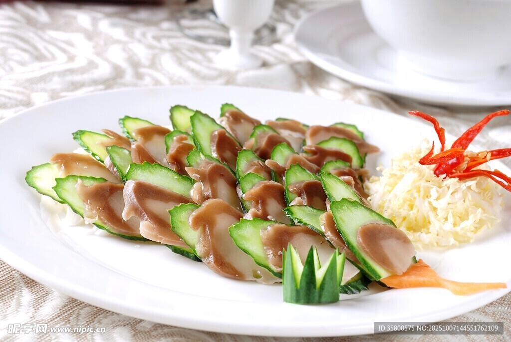 黄瓜配肉卷精致美食