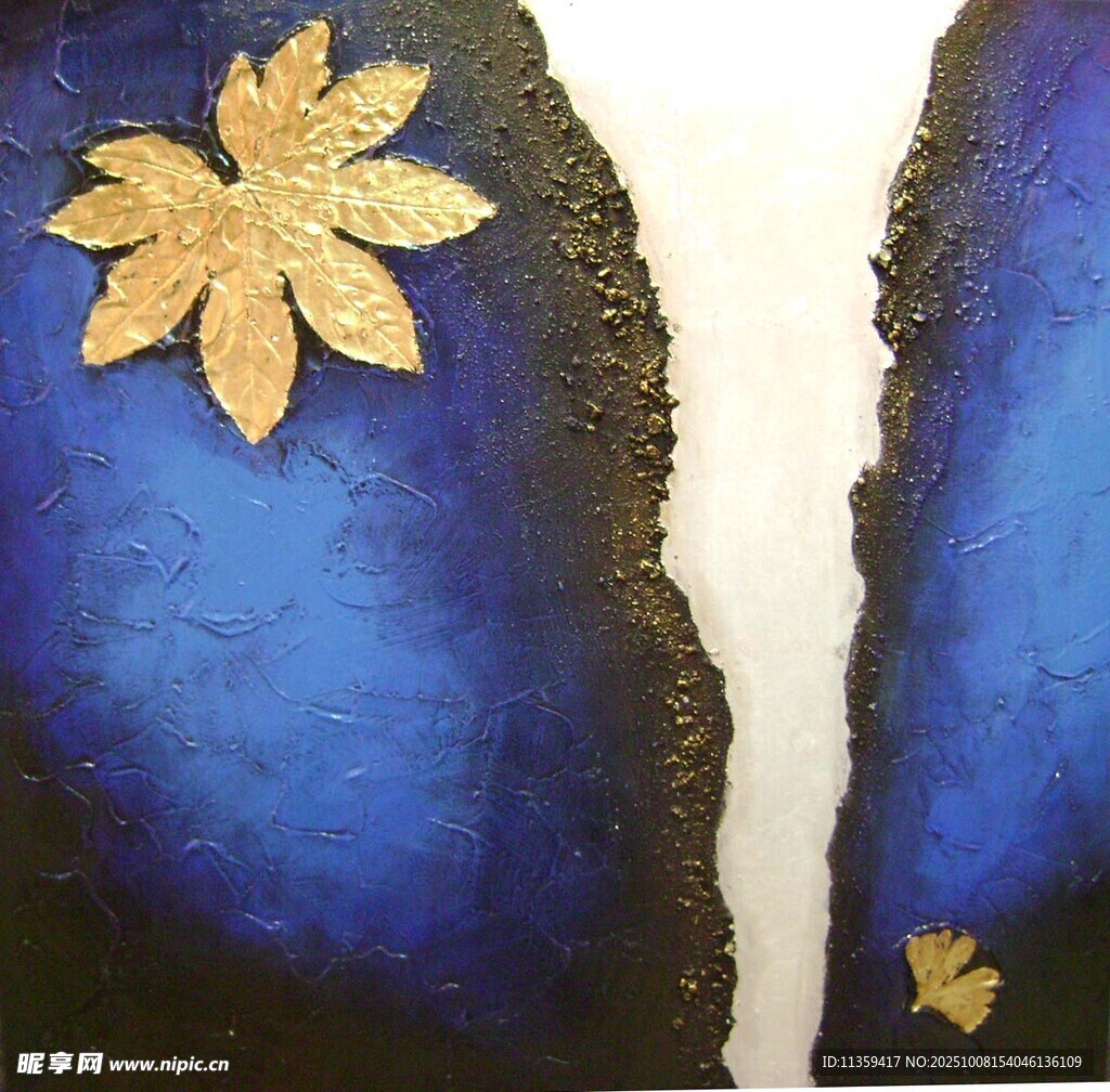 蓝色树脂画中的金色枫叶