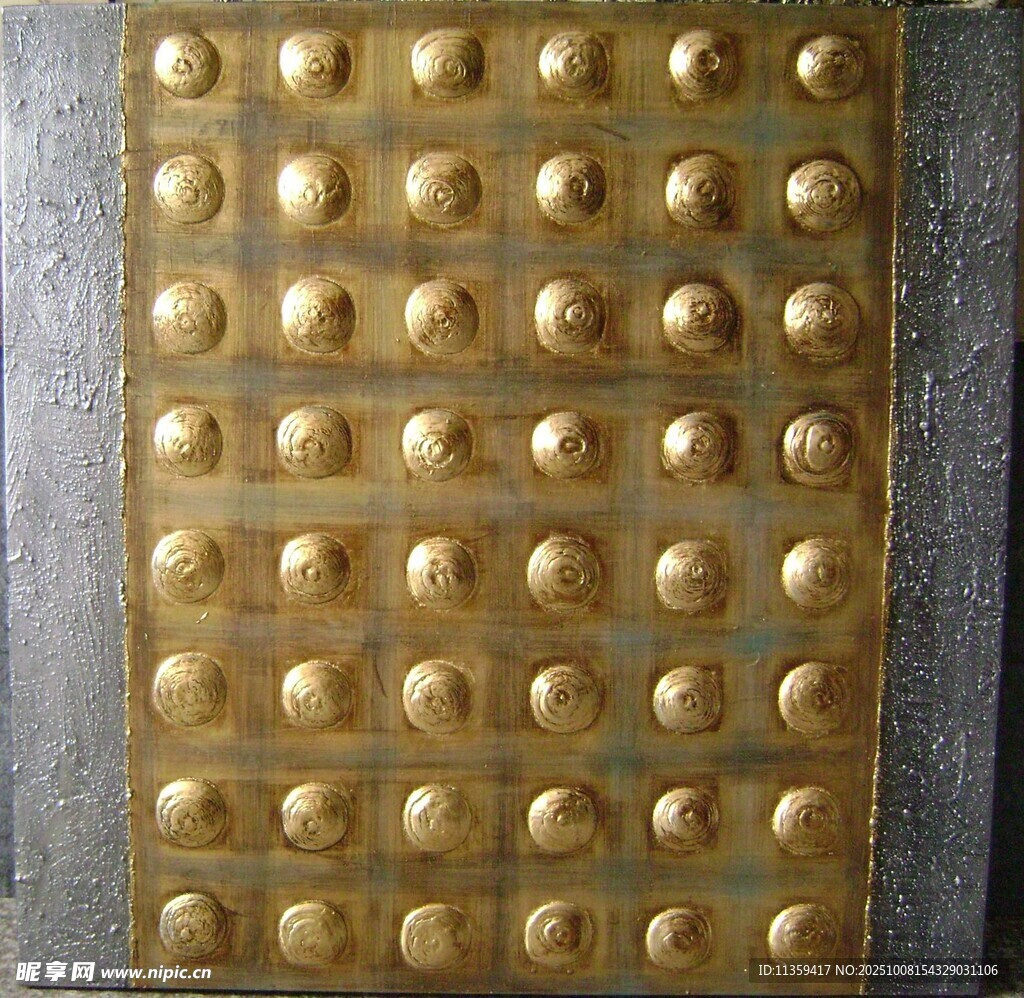 金色泡罩药片包装