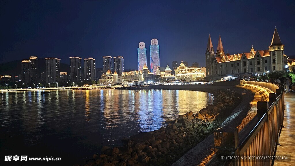 城市夜景河畔风光