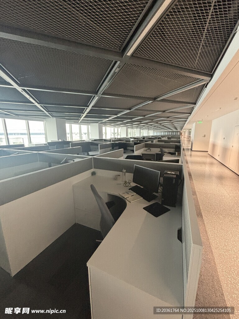 现代开放式办公区域场景