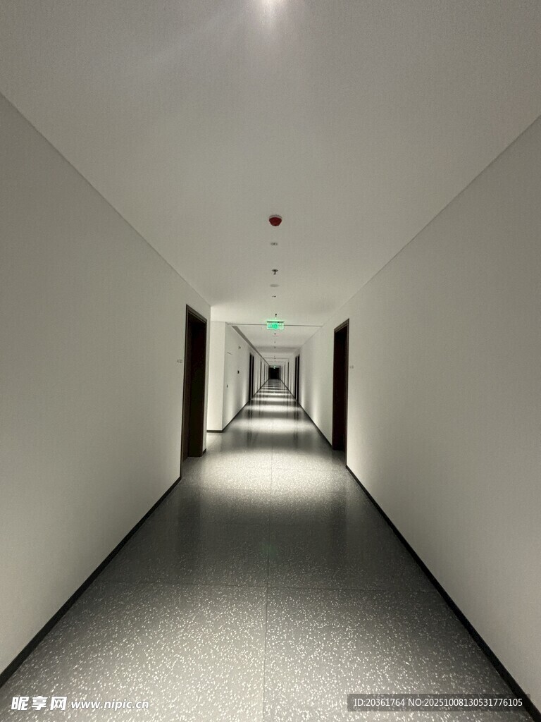 现代简约风格走廊空间