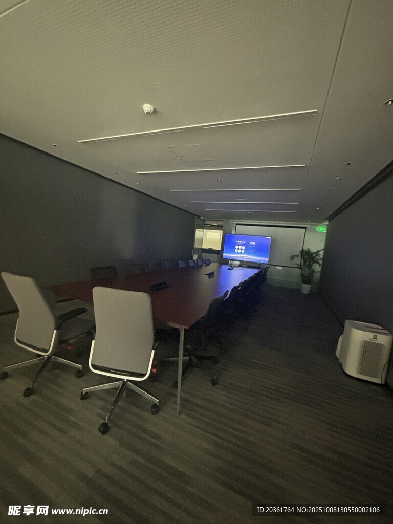 现代风格会议室内部场景