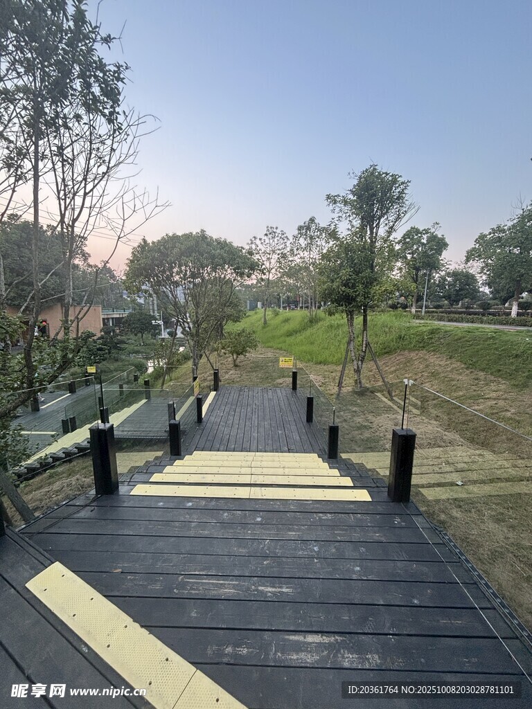 公园木质步道景观