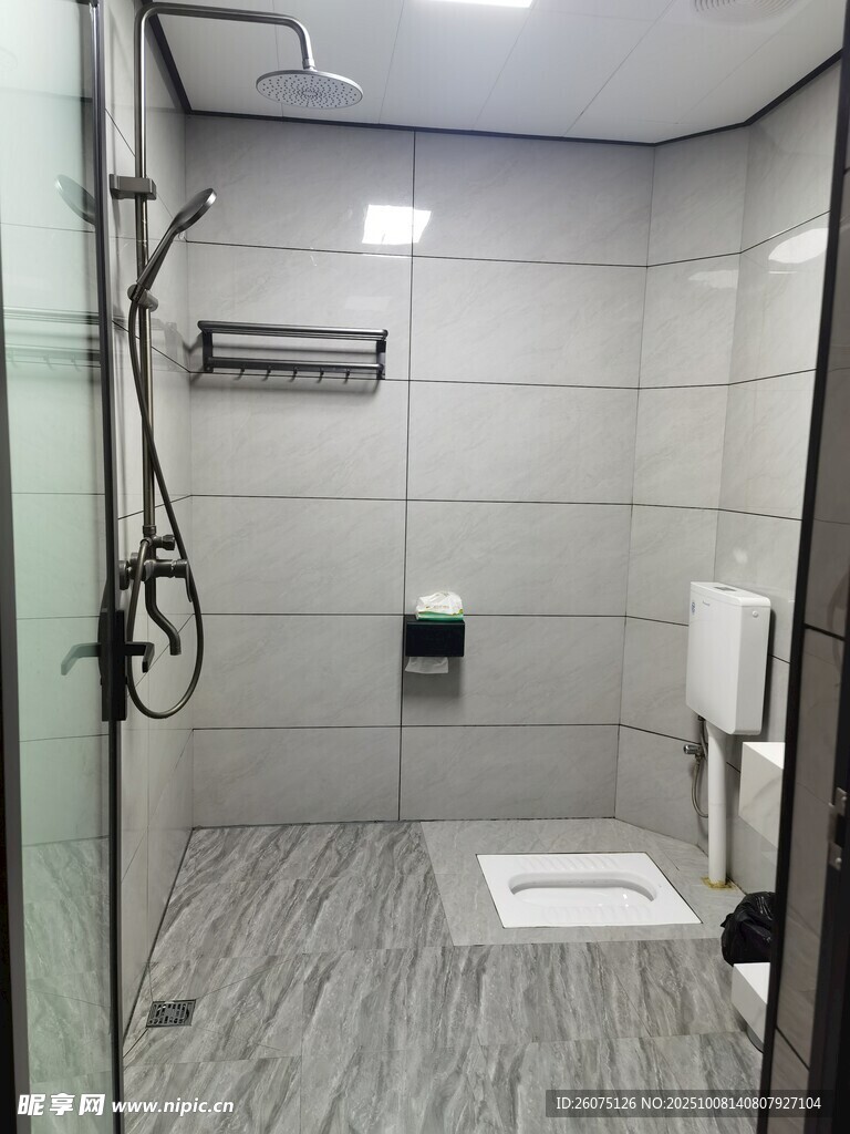 现代简约风格的淋浴间