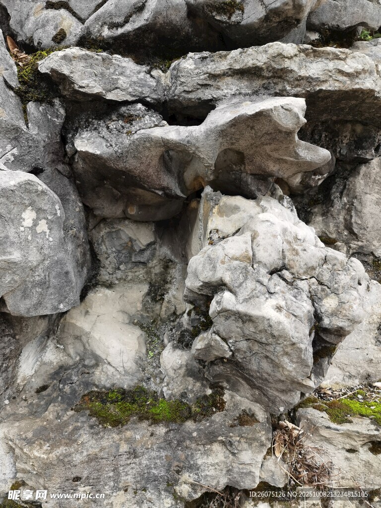 嶙峋怪石景观