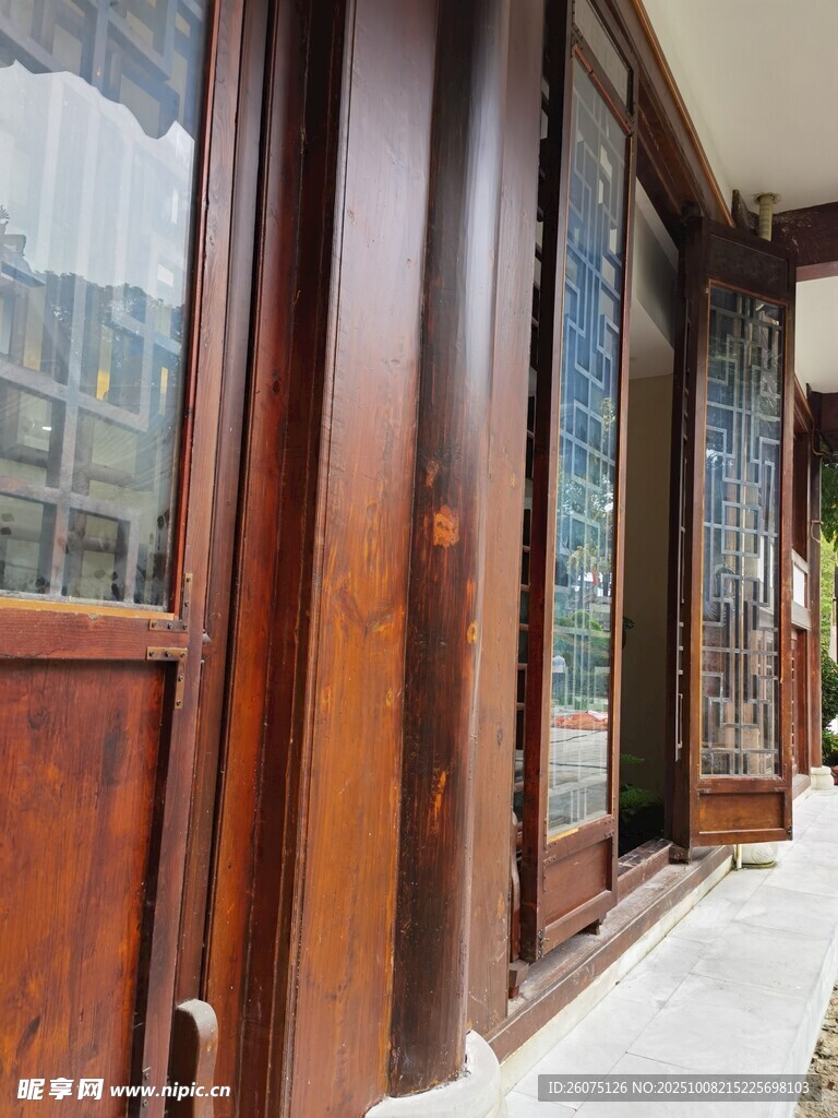 复古木质门窗设计展示