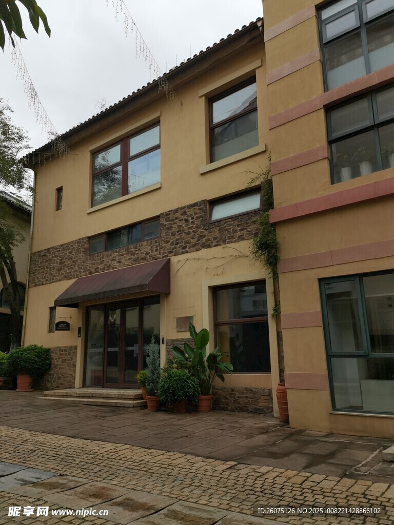 欧式风格多层住宅建筑
