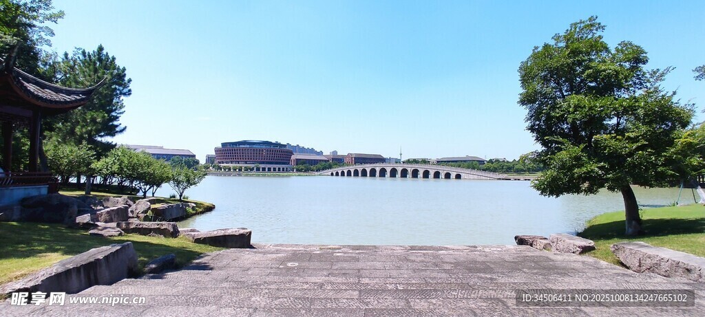 湖畔风景 宁静宜人