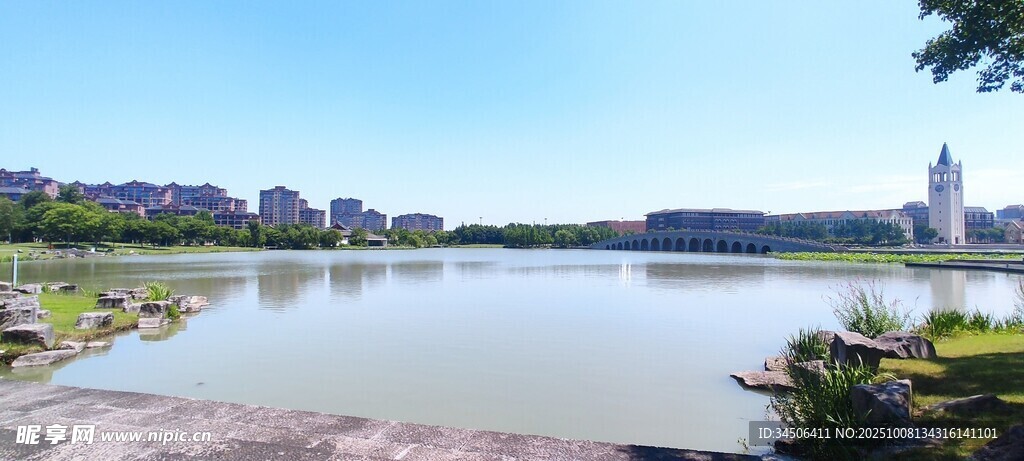 湖畔风光  宁静自然美景