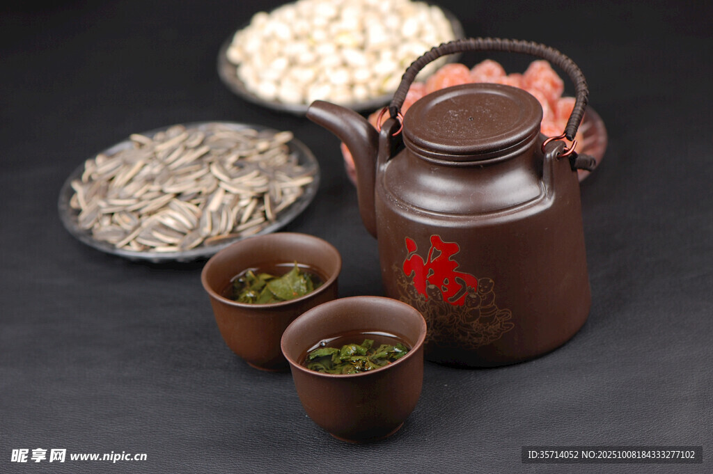 传统中药茶具与养生药材