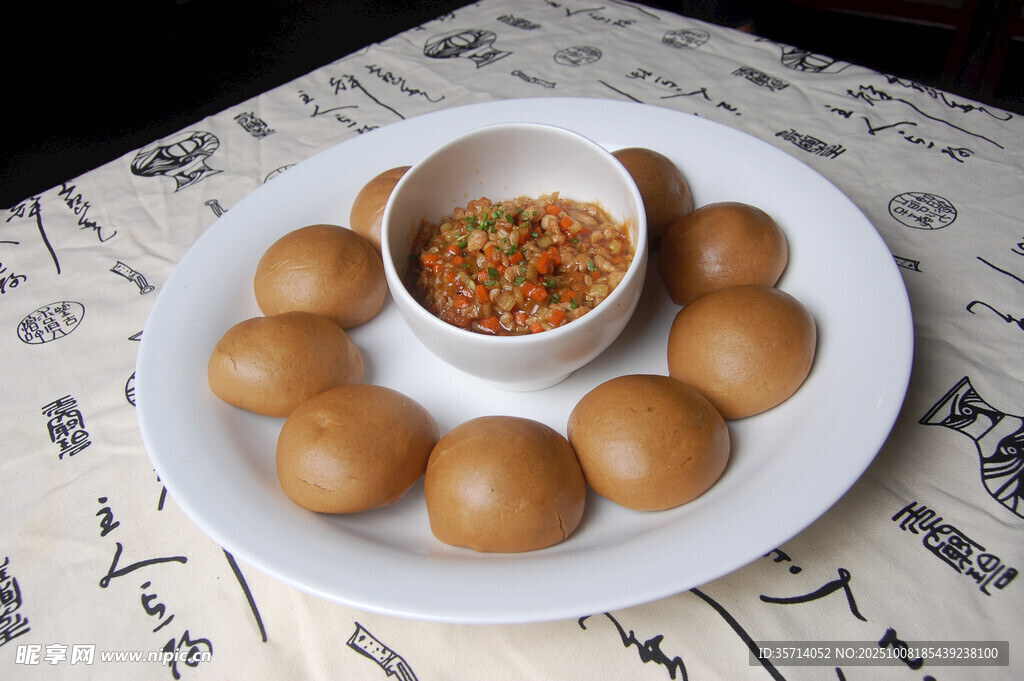虎皮鸡蛋配蘸料美味诱人