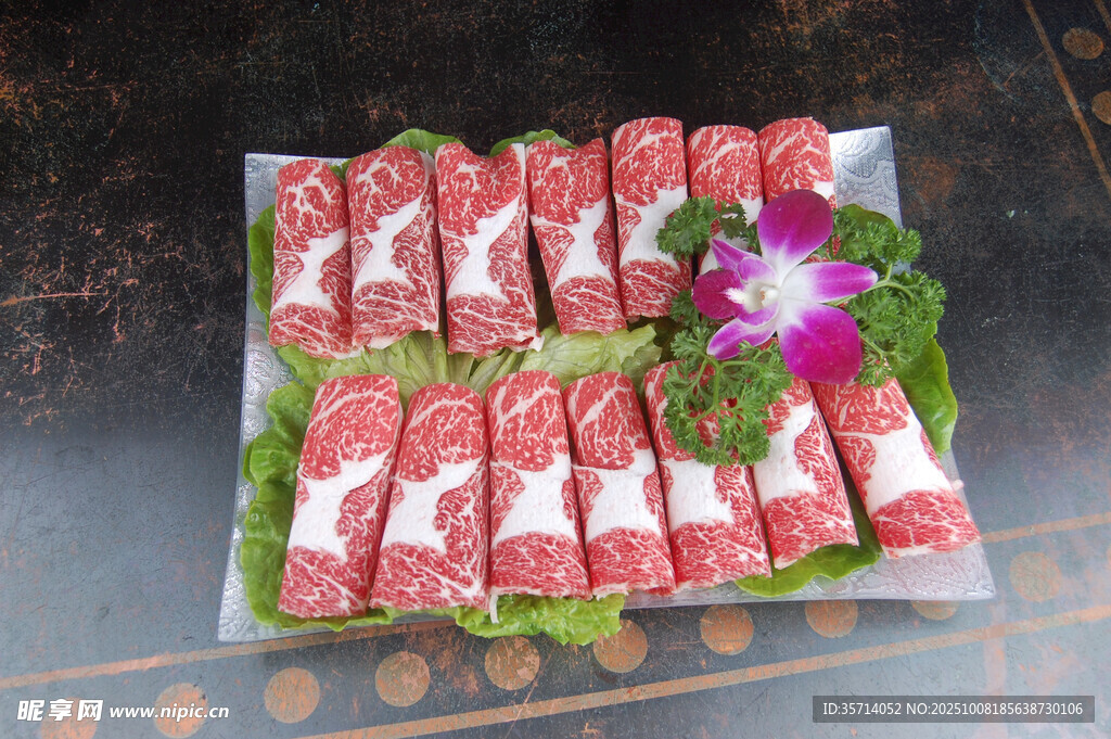 新鲜牛肉卷摆盘精致