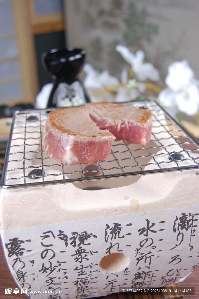 炭火上的美味烤肉