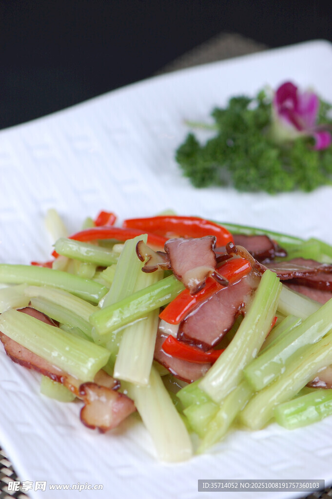 香芹炒腊肉