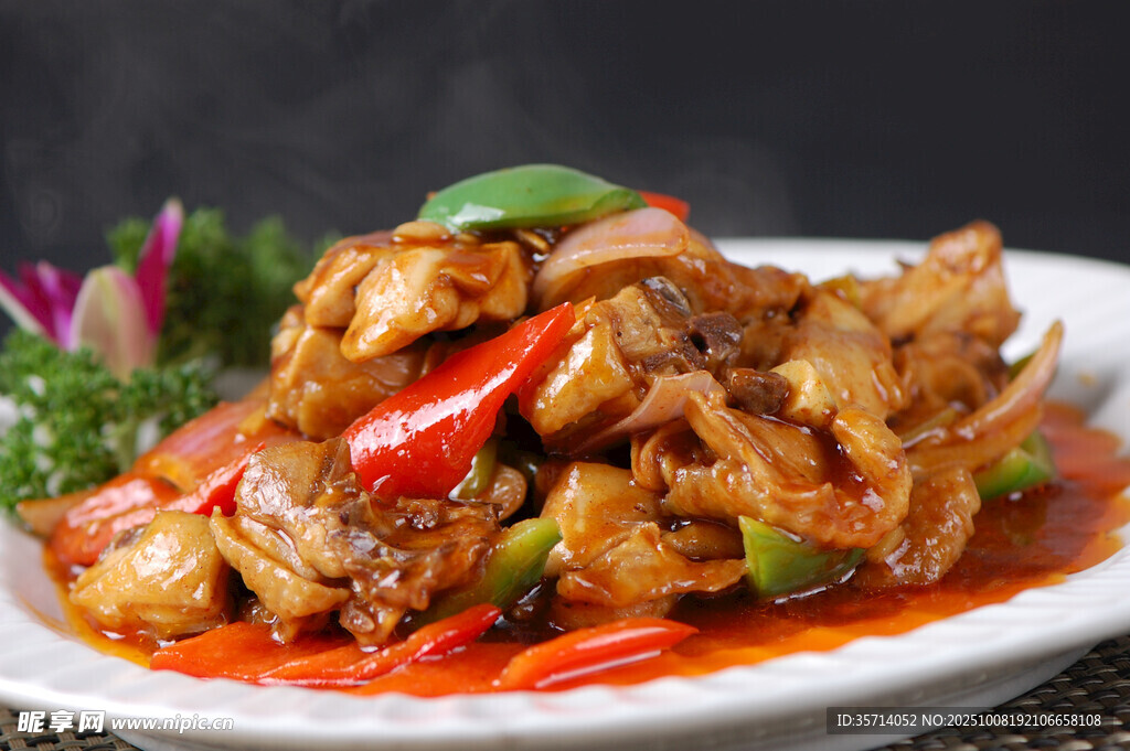 香辣美味爆炒鸡肉