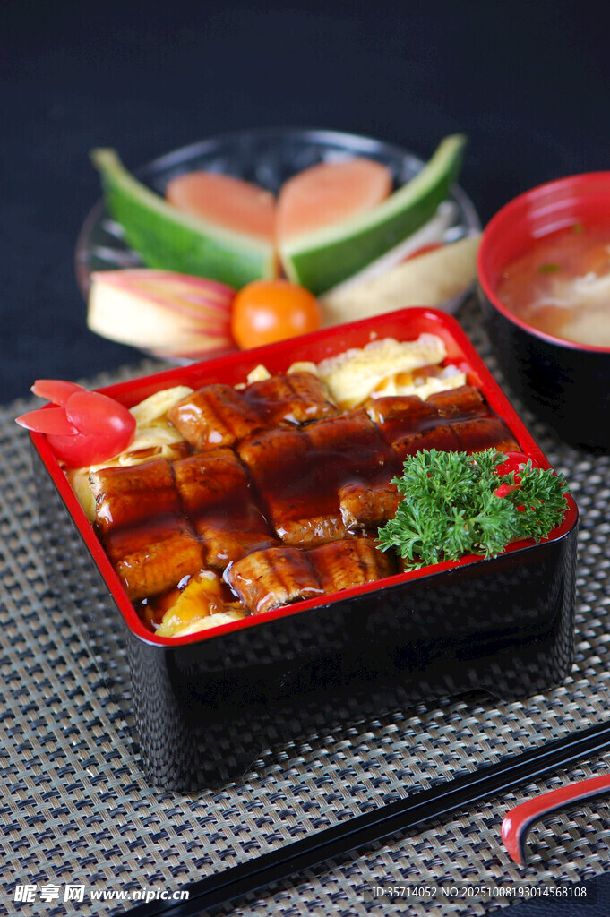 日式豆腐料理摆盘精致