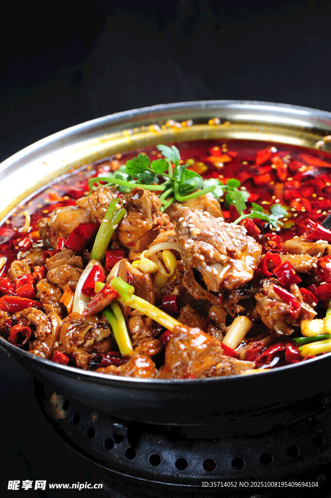 麻辣鲜香的美味火锅鸡