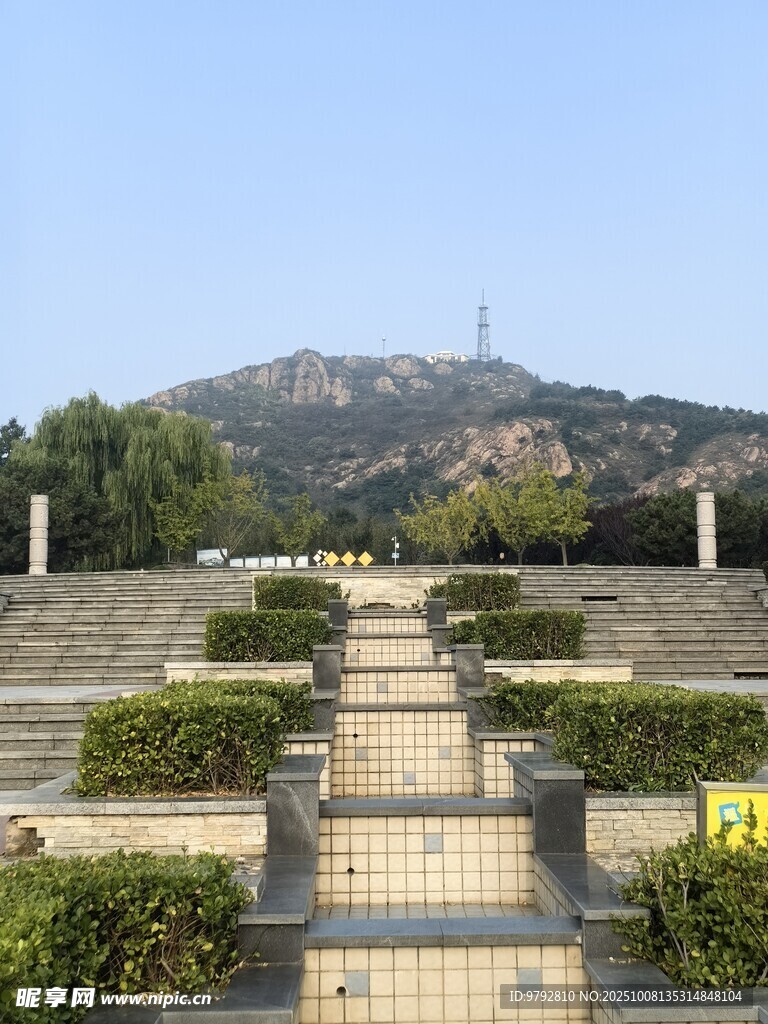 山间阶梯景观